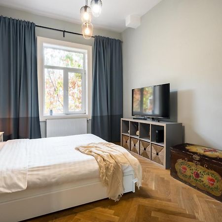Chic Studio Near Bucharest'S Top Landmarks Ngoại thất bức ảnh